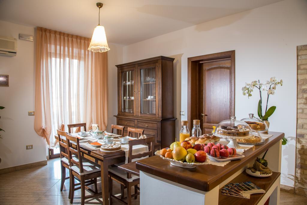 B&B Casa Cavour Сан-Бенедетто-дель-Тронто Екстер'єр фото